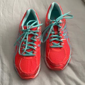 ASICS GT-1000 running shoes size Women’s 8